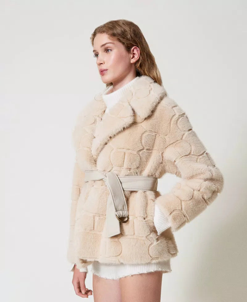 Twinset Milano Cappotto corto in faux fur con Oval T 242tt2031