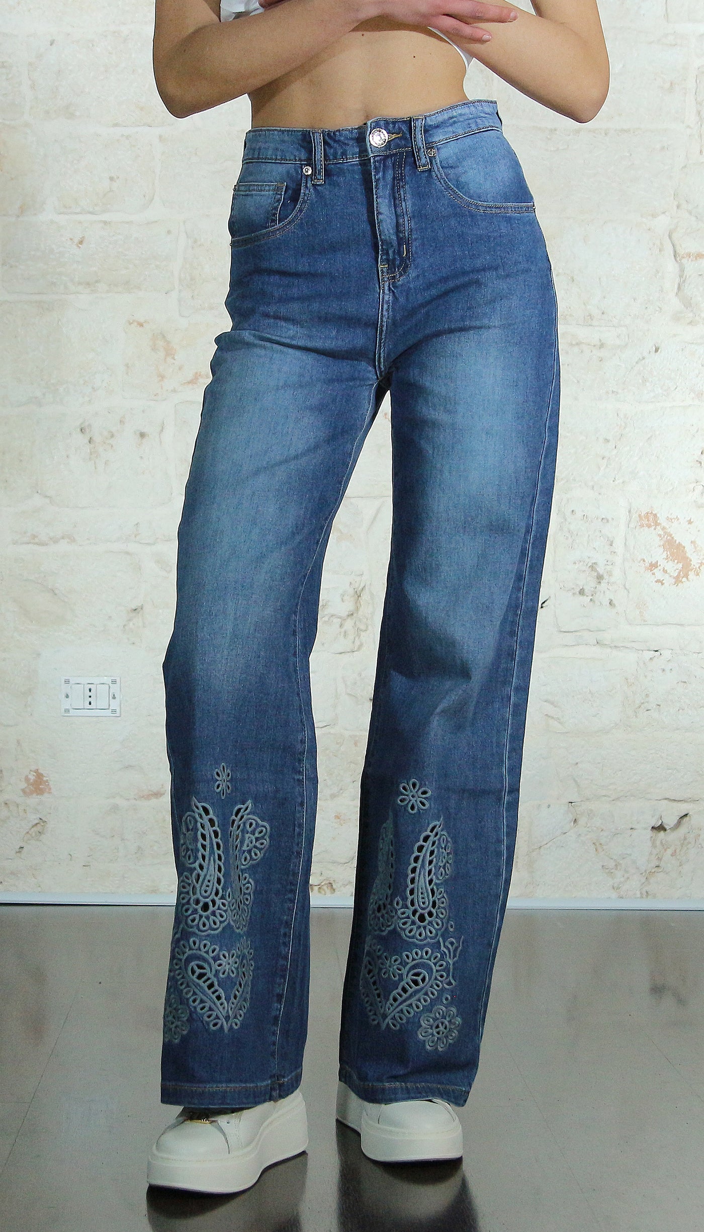 Denny Rose Jeans - Jeans a palazzo con ricamo. 411ND26042