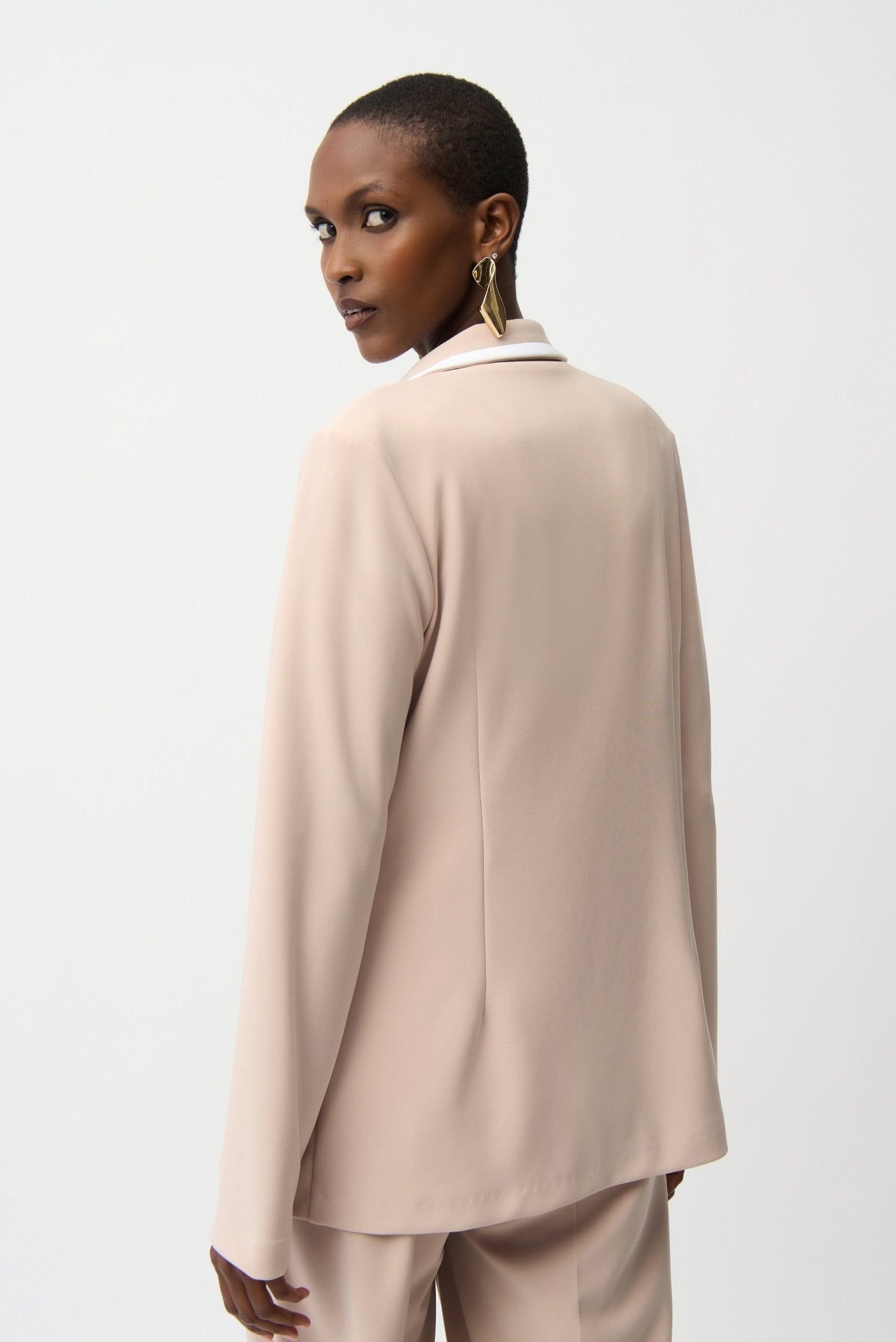 Joseph Ribkoff Blazer aderente in maglia effetto seta con bordi a contrasto Capispalla Donna - Boutique Luisa Trendy