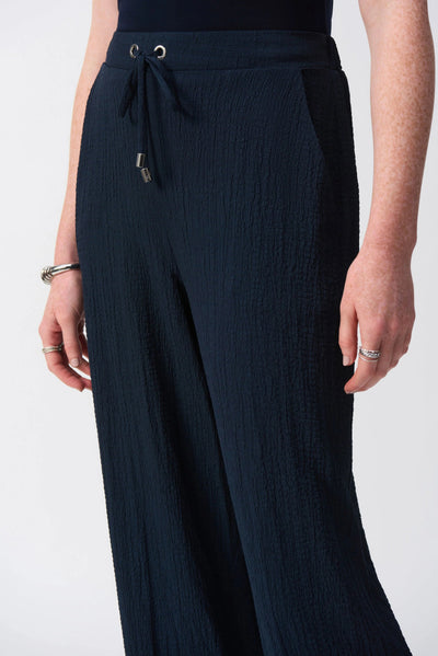 Joseph Ribkoff Pantaloni pull - on a gamba larga in seersucker Pantalone Donna - Boutique Luisa Trendy