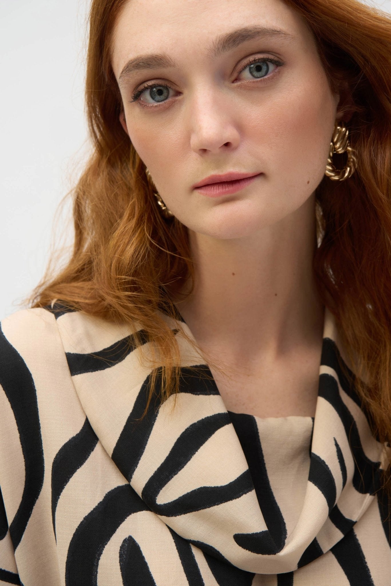 Joseph Ribkoff Top con collo ad anello in garza con stampa astratta Bluse e camicie - Boutique Luisa Trendy