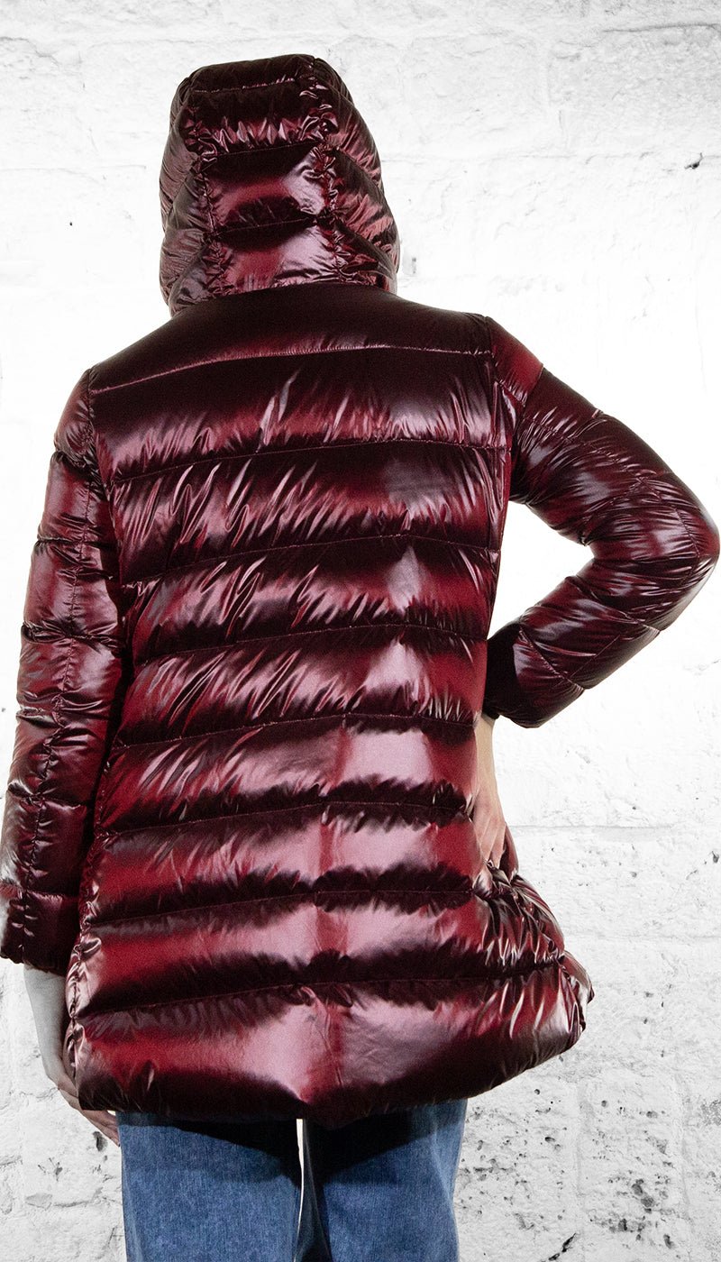 Nosecrets Piumino lungo iconico color ciliegia con cappuccio Capispalla Donna - Boutique Luisa Trendy