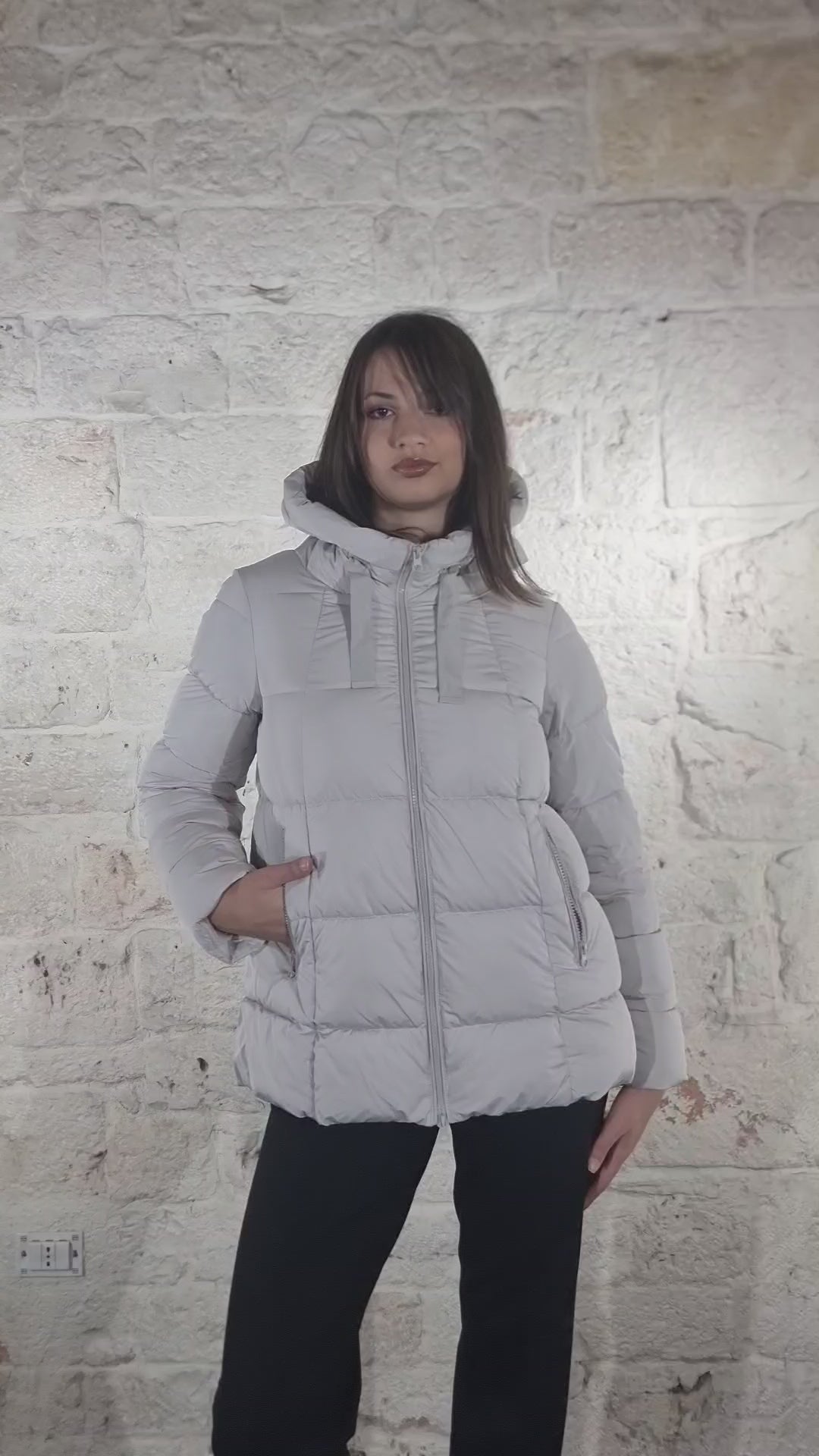 De Lamp Piumino a trapezio grigio chiaro con cappuccio GW L637