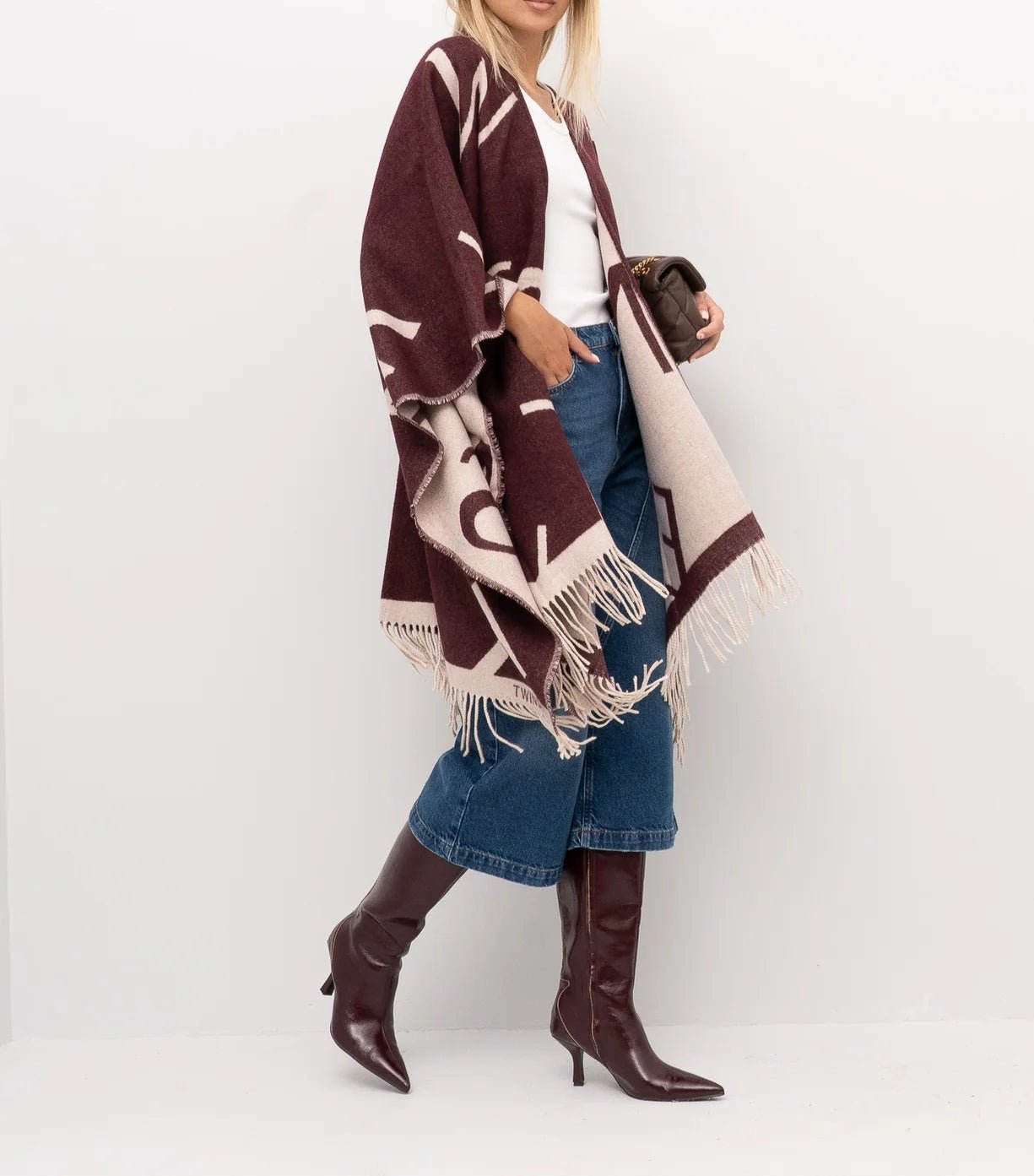 Twinset Poncho scritta logo 252TA4220 Sciarpe e foulard - Boutique Luisa Trendy