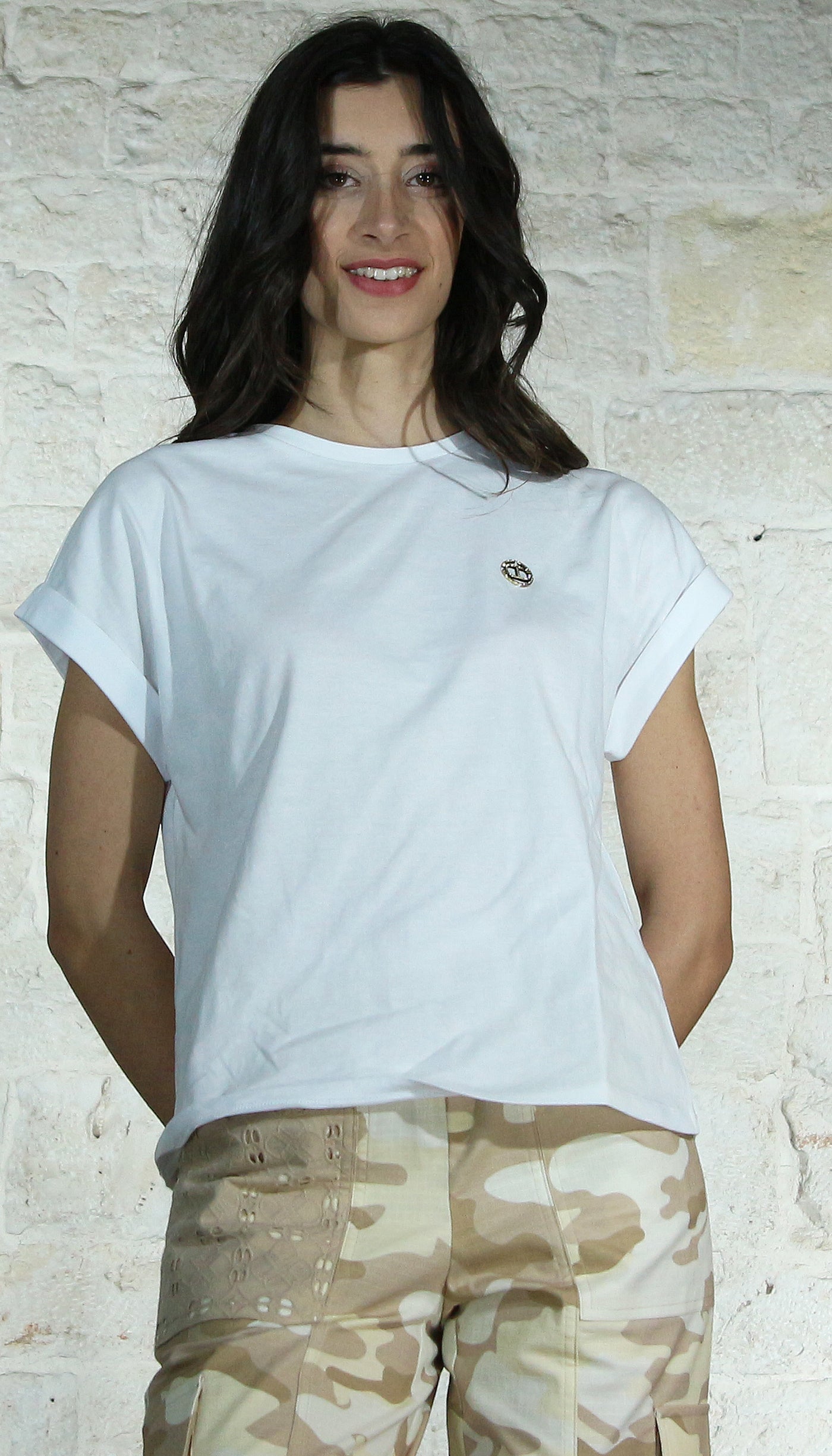 Twinset Milano T-shirt bianco con accessorio Oval T