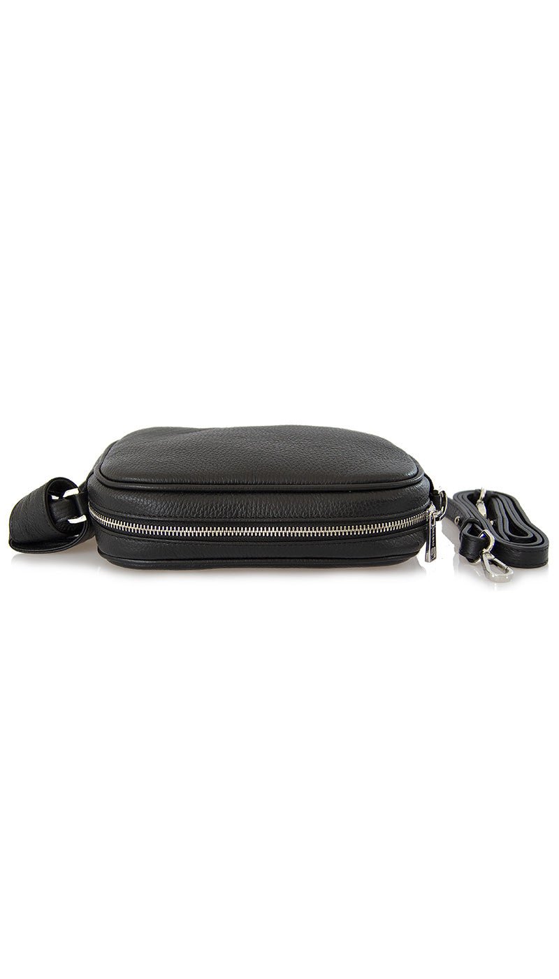 Borsa Tracolla zip Bag in pelle martellata colore nero con dettaglio nodo. Borse e portafogli - Boutique Luisa Trendy